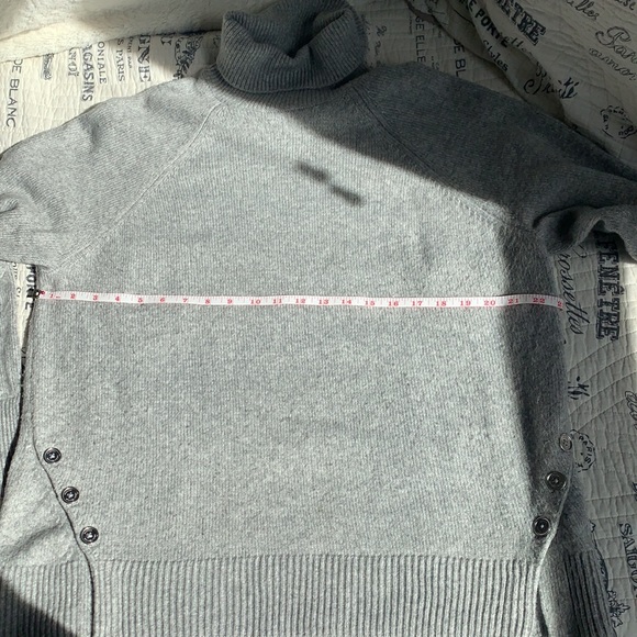 Michael Kors Sweater - Picture 6 of 7